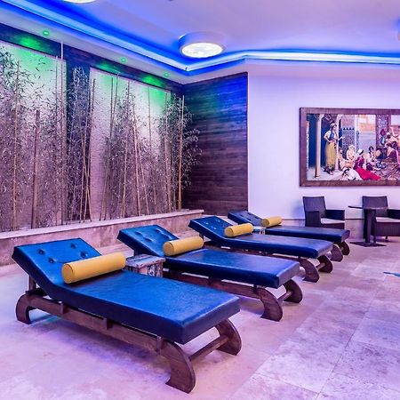 Vuni Palace Premium Hotel & Spa & Casino Beachfront Location ! Кирения Экстерьер фото