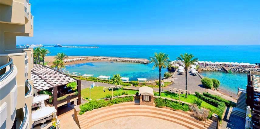 Vuni Palace Premium Hotel & Spa & Casino Beachfront Location ! Кирения Экстерьер фото