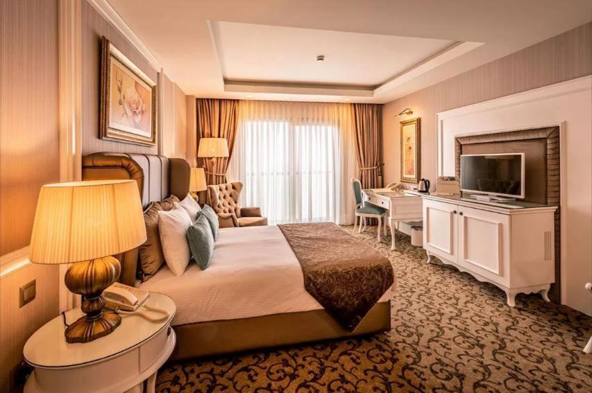 Vuni Palace Premium Hotel & Spa & Casino Beachfront Location ! Кирения Экстерьер фото