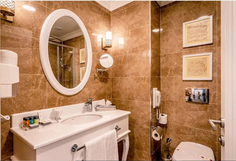 Vuni Palace Premium Hotel & Spa & Casino Beachfront Location ! Кирения Экстерьер фото