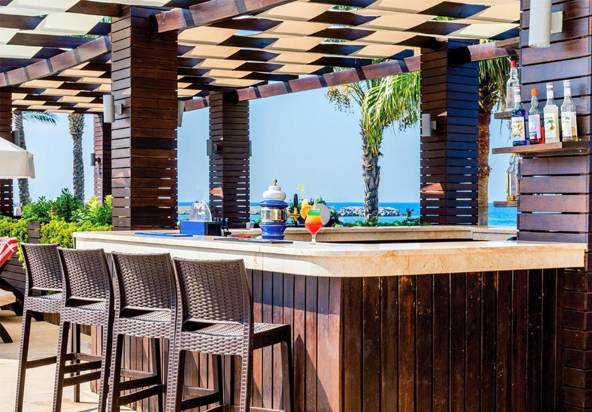 Vuni Palace Premium Hotel & Spa & Casino Beachfront Location ! Кирения Экстерьер фото